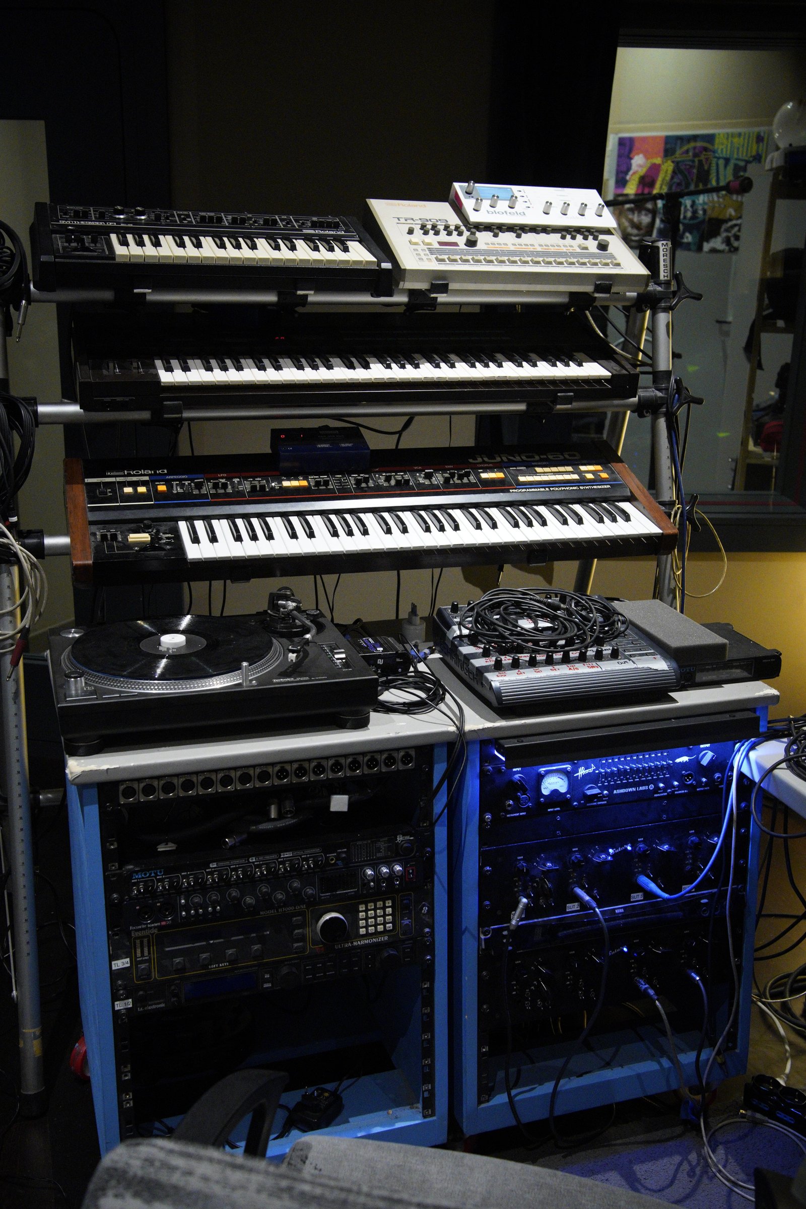 How to Write Better Prompts for AI Music Generation